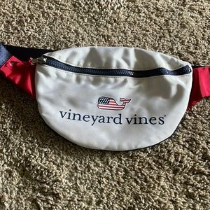 Never been use Vineyard Vines fanny pack